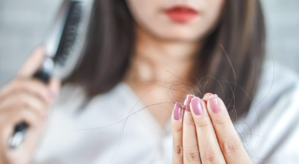 10 Cara Mengatasi Rambut Rontok Berlebihan